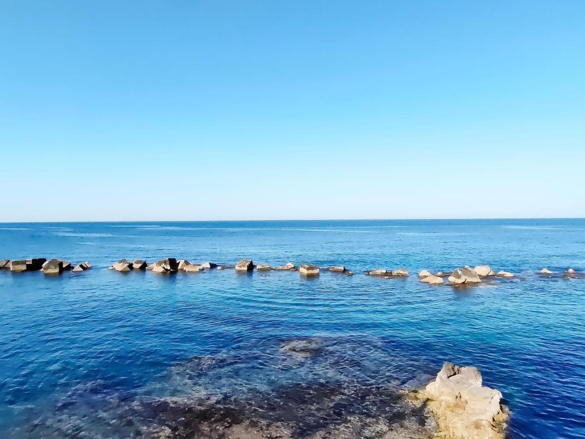 Levante Seaview * Syracuse
